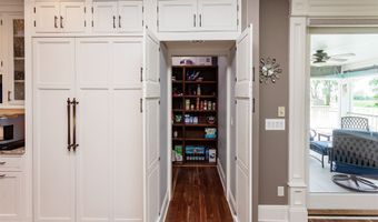 726 Stonegate Ct SW, Altoona, IA 50009