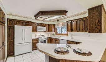 1410 W Lexington Dr, Arlington Heights, IL 60004