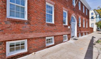 221 S ALFRED St 3A, Alexandria, VA 22314