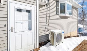 17 Stage Rd, Brookfield, CT 06804