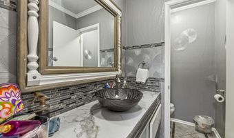 4540 Woodlow Dr, Bel Aire, KS 67220