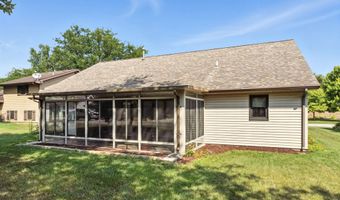 801 Pine Dr, Angola, IN 46703