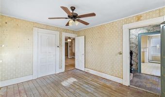 694 Hope St, Bristol, RI 02809