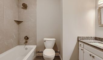 555 Tyler St, Anoka, MN 55303
