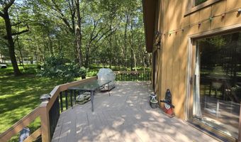 8 Running Bear Ln, Albrightsville, PA 18210