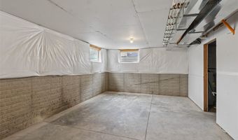 2612 NW Reinhart Dr, Ankeny, IA 50023