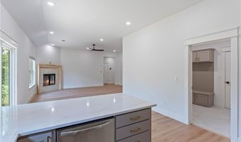17 Westmorland Dr, Bella Vista, AR 72714