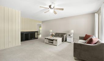 1210 Mcintyre Dr, Auburn, IN 46706
