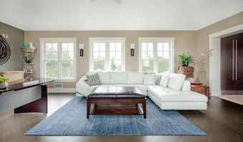 126 Cliff Dr, Narragansett, RI 02882