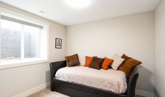 118 N 7th St, Adel, IA 50003