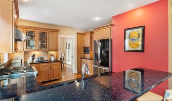 27 Cranston Ave, Newport, RI 02840