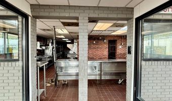 210 W Calhoun St, Bruce, MS 38915