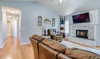 811 Rushwood Ct, Augusta, KS 67010