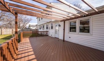 6 Willow Green Dr, Amherst, NY 14228
