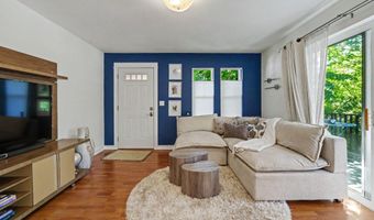 2214 McCall Dr, Ashland, OR 97520
