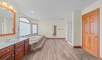 275 Camden Ln, Aurora, OH 44202