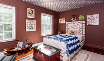 20 Babbidge Rd, Falmouth, ME 04105
