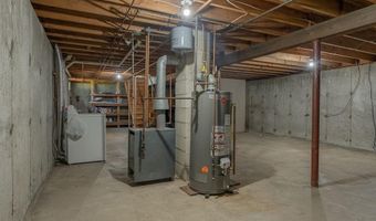 47 Planet Ave, East Providence, RI 02915