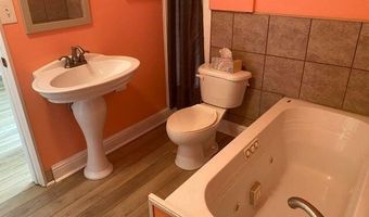 900 Sea Cove St, Pascagoula, MS 39581