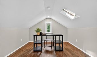 8025 McGee St, Affton, MO 63123