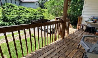 218 Central Ave, Ansted, WV 25812