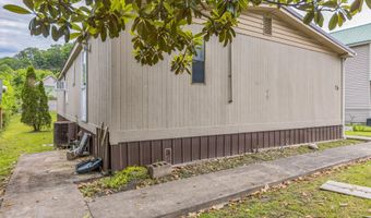 76 Railroad St, Auxier, KY 41602