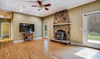 34 Peabody Dr, Brentwood, NH 03833