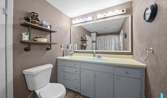 500 W Spruce St, Beresford, SD 57004