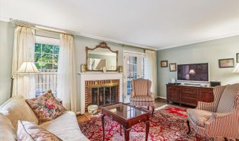 2518 S WALTER REED Dr #A, Arlington, VA 22206
