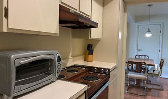 892 Chatham Ln W, Columbus, OH 43221