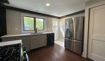 8 Main St, Bennington, NH 03442