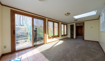 10 Upper Woodland Ter, Columbia, CT 06237