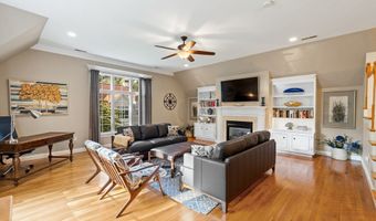 32 Bobby Jones Dr 32, Andover, MA 01810