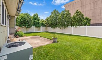 2 Violet Ct, Bergenfield, NJ 07621