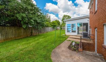 7623 ARLEN St, Annandale, VA 22003