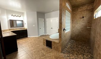 1622 Red Oak Ln, Andrews, TX 79714