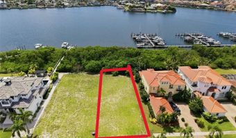 6111 LAGOMAR Ln, Apollo Beach, FL 33572