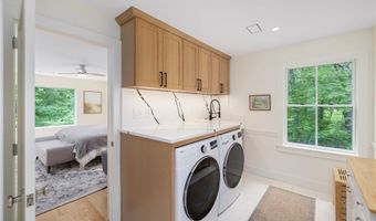 31 Wright Ln, Jamestown, RI 02835