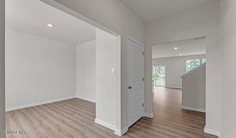 16 Dahlia Ct, Bayville, NJ 08721