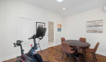 1604 N EDGEWOOD St, Arlington, VA 22201
