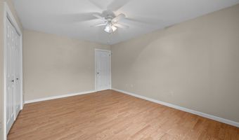 9 River Walk Dr 9, Brooklyn, CT 06234