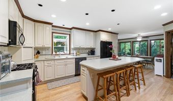 3609 Hermitage Dr, Berkeley Lake, GA 30096