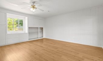 402 E Poplar St, Atmore, AL 36502