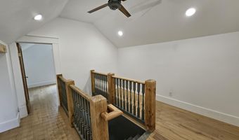 3073 State Highway WW, Aurora, MO 65605
