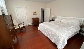167 Coggeshall Ave A, Newport, RI 02840