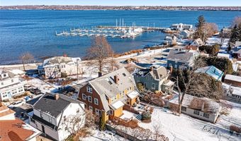 118 Ocean Ave, Cranston, RI 02905