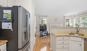 4 Cambridge Dr 4, Danbury, CT 06811