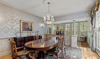 33 Courageous Cir, Bristol, RI 02809