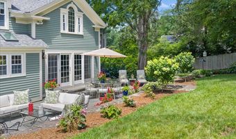 25 Spring St, Chester, CT 06412