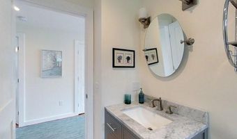 23 Warren Ave 1, Middletown, RI 02842